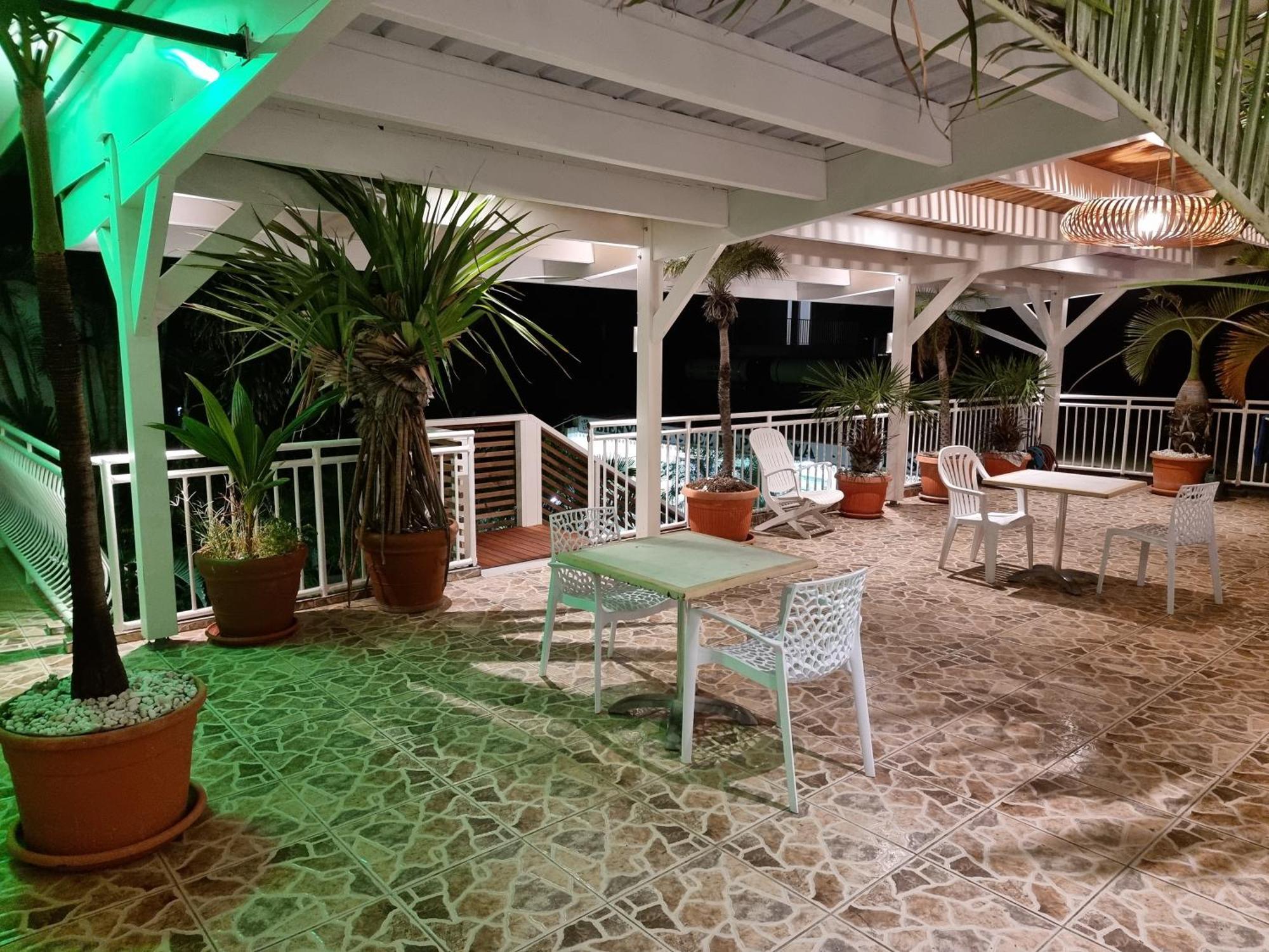 Hotel Chez Papa Daya Saint Pierre Ngoại thất bức ảnh
