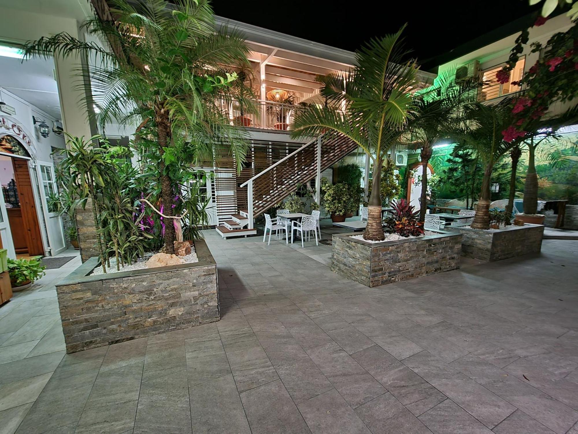 Hotel Chez Papa Daya Saint Pierre Ngoại thất bức ảnh