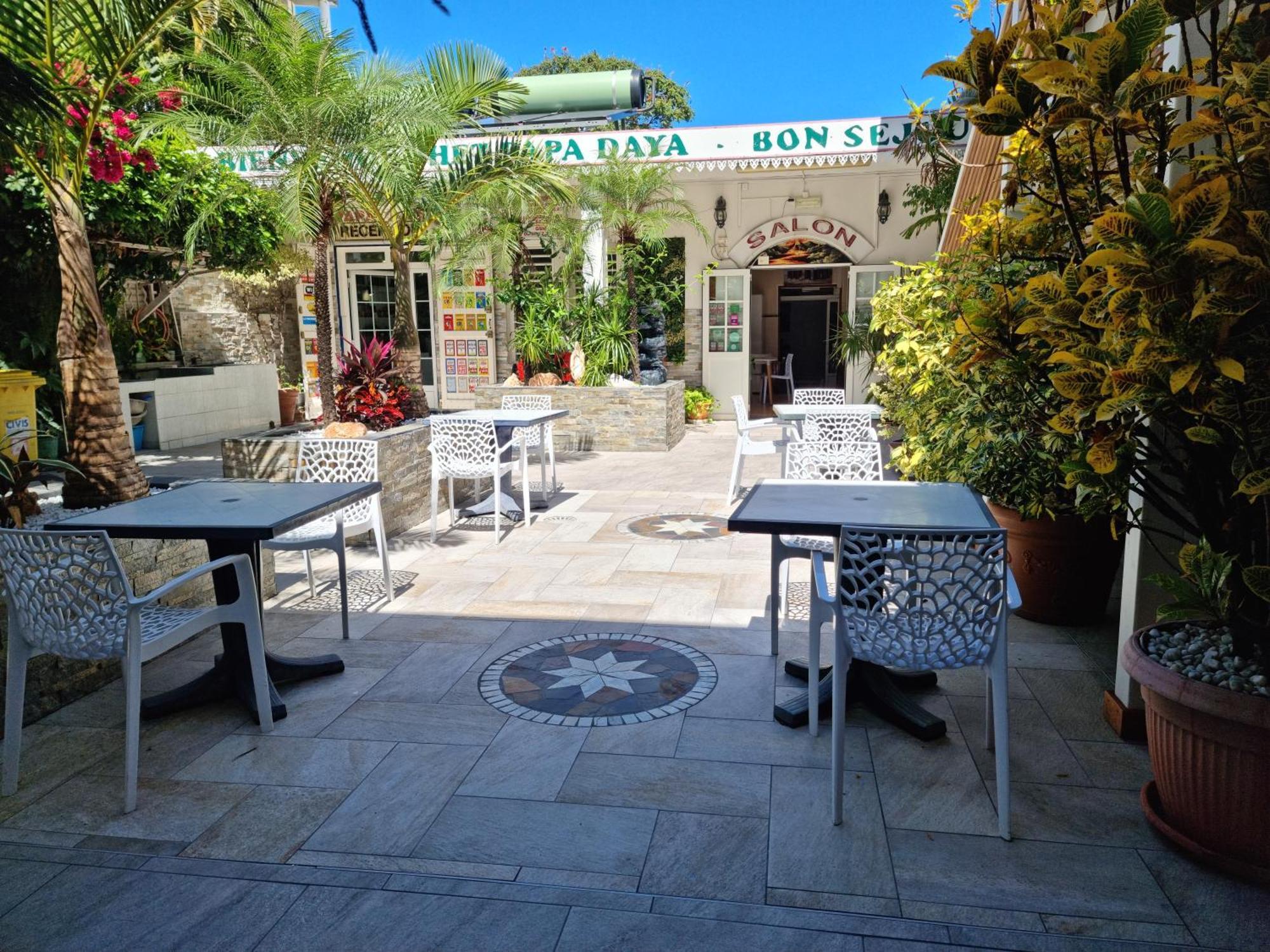 Hotel Chez Papa Daya Saint Pierre Ngoại thất bức ảnh