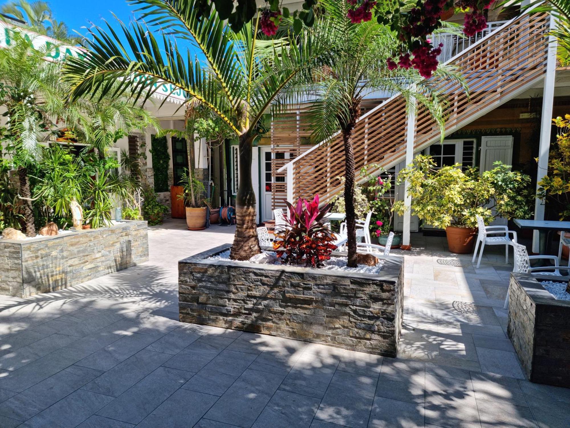 Hotel Chez Papa Daya Saint Pierre Ngoại thất bức ảnh