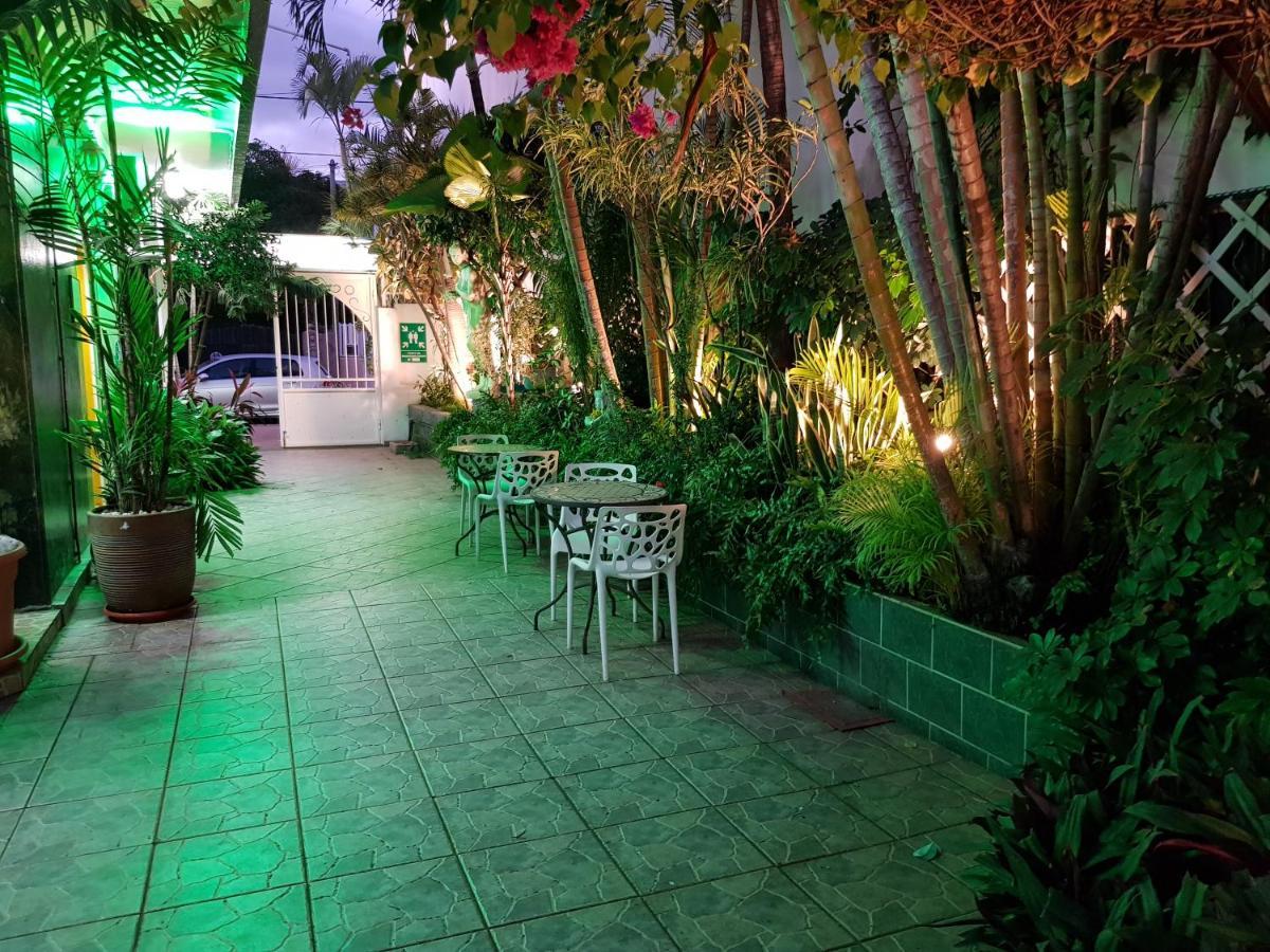 Hotel Chez Papa Daya Saint Pierre Ngoại thất bức ảnh