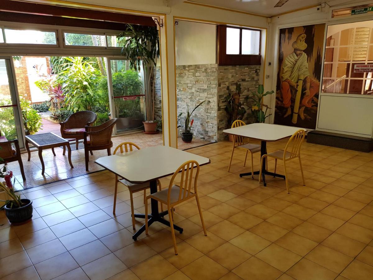 Hotel Chez Papa Daya Saint Pierre Ngoại thất bức ảnh
